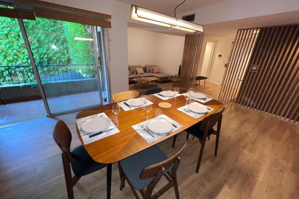 אביניון Aux Marches Du Palais - Ac Clim - Spacieux - Terrasse - Wifi מראה חיצוני תמונה